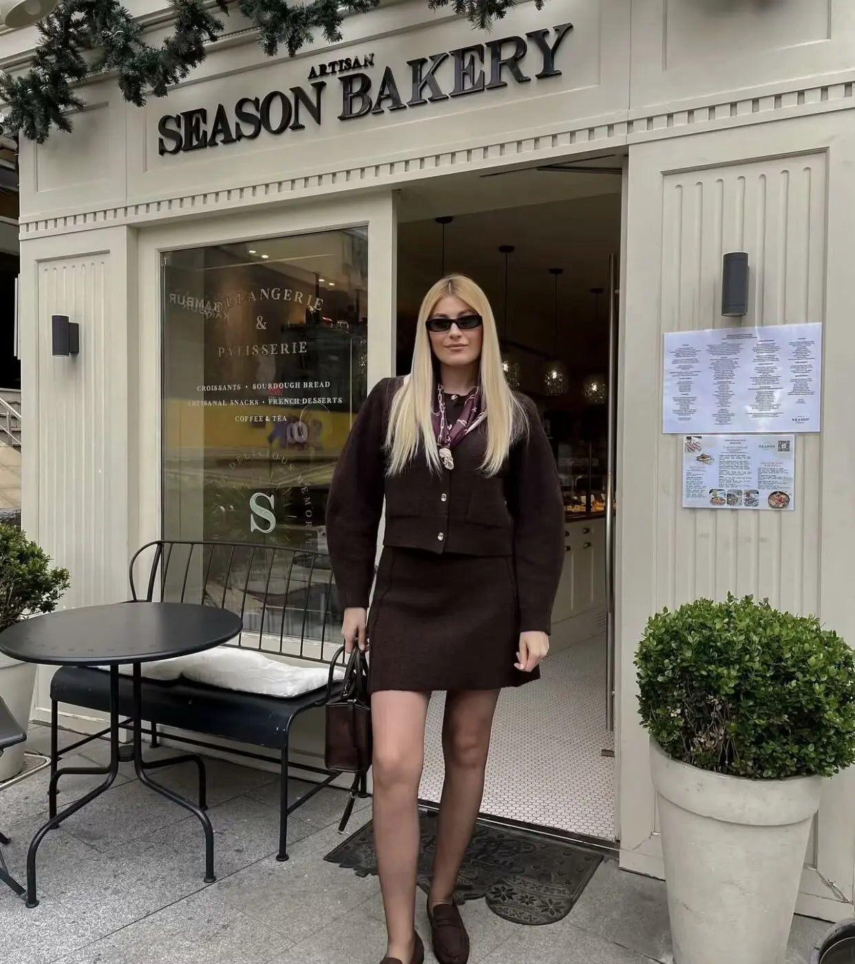 European And American Style Foreign Trade Women's Clothing New 2025 Fashion Gold Button-decorated Knitted Jacket Skirt Suit